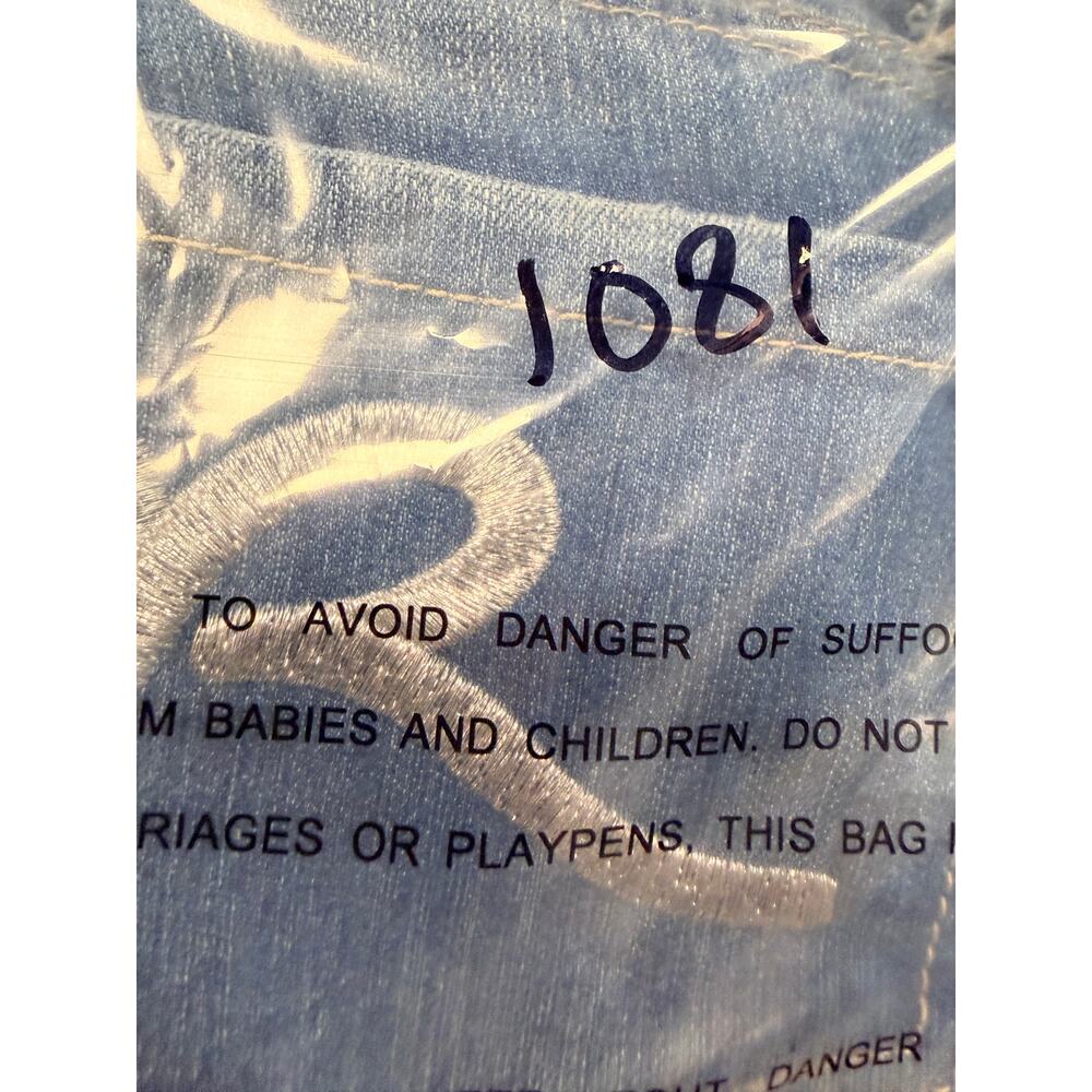 EUC Rocawear Women’s Flare Jeans Light Wash Size 11 - Picture 12 of 12